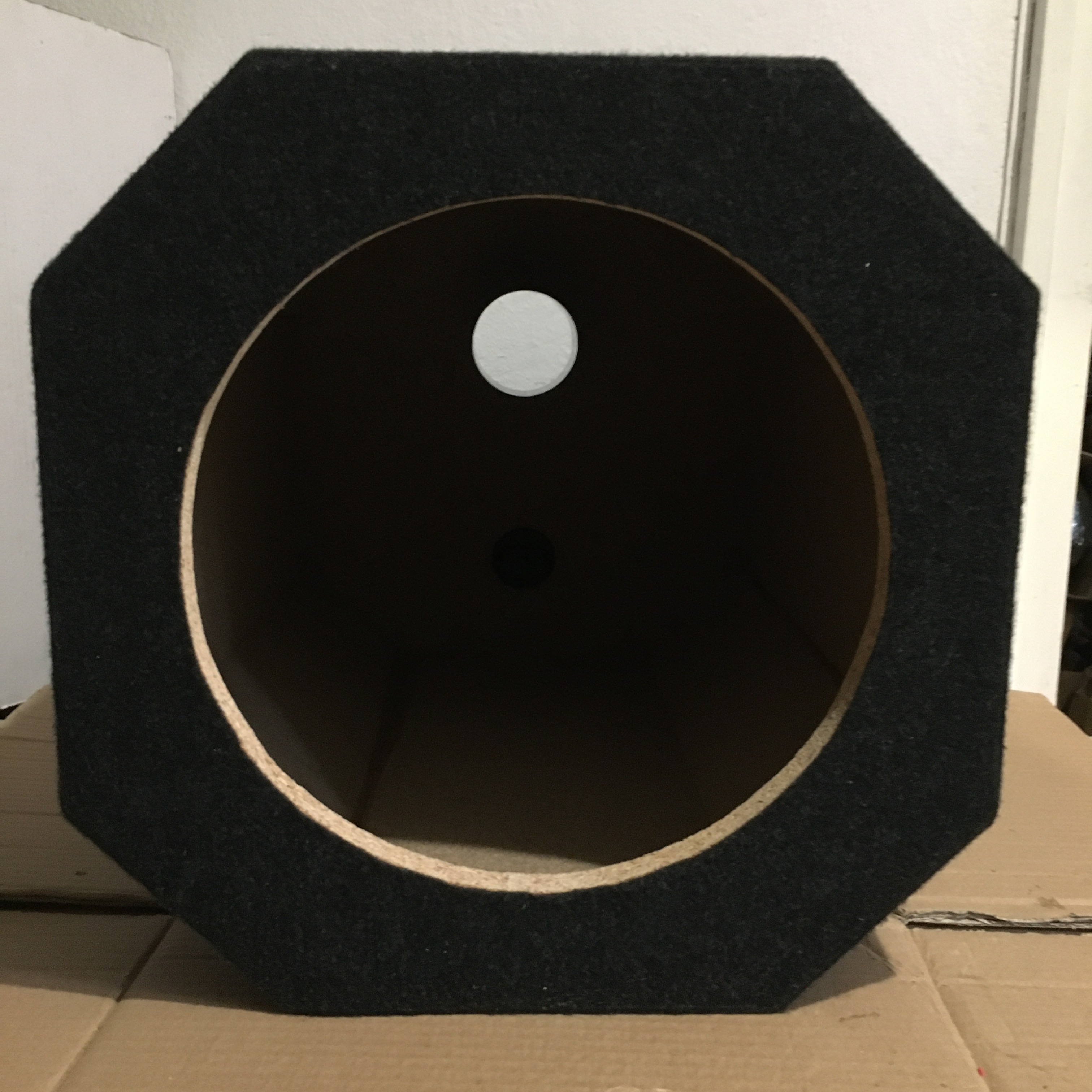 BOX AKU12 Кутия за тонколона автомобилна 12