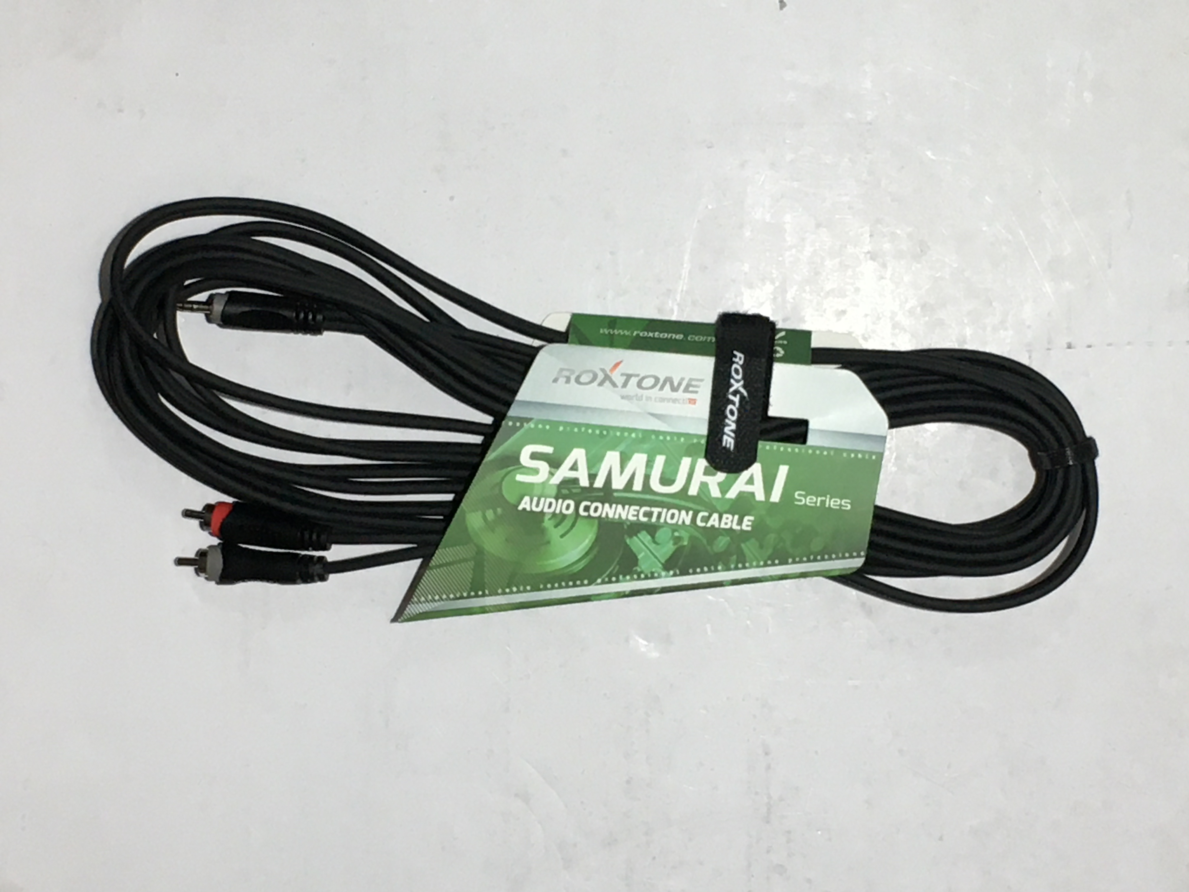 ROXTONE 3,5X2RCA-6M аудиокабел